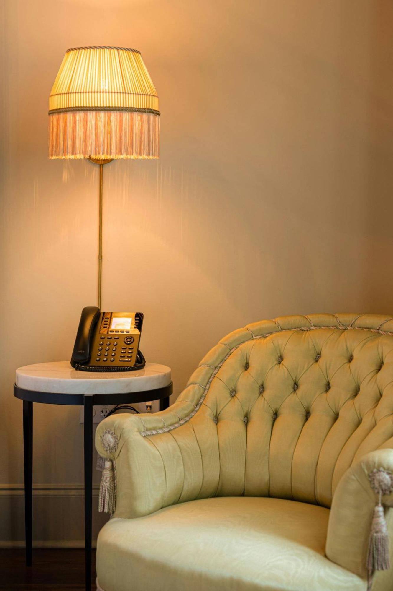 Hotel Cleo, Knoxville Downtown, A Tribute Portfolio Hotel Экстерьер фото