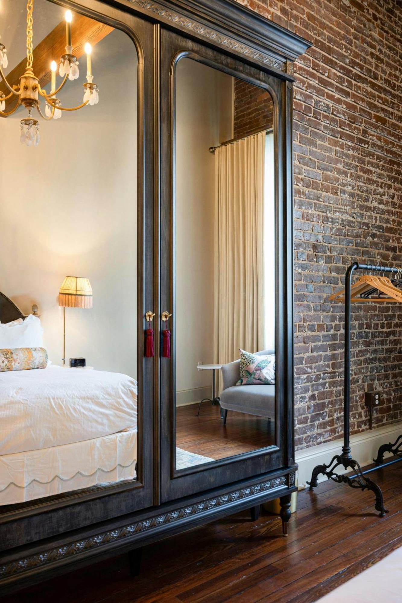 Hotel Cleo, Knoxville Downtown, A Tribute Portfolio Hotel Экстерьер фото